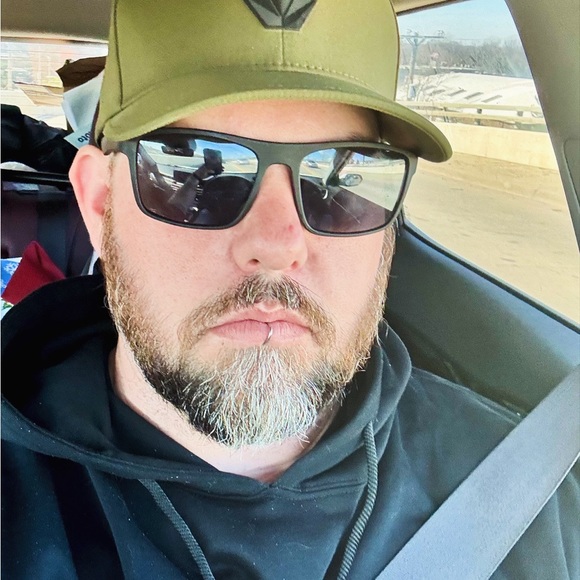 Meet your Posher, Seth - Picture 2 of 14